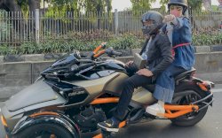 April Jasmine Banjir Hujatan Saat Mengendarai Moge ke Mal, Ustaz Solmed: Dia Gak Tau Pakai Motor Roda 2