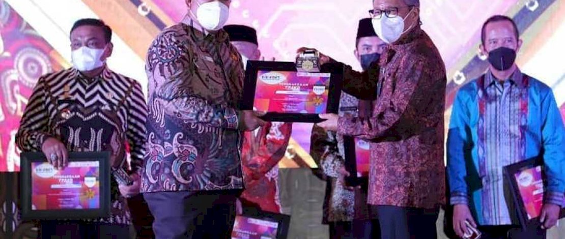 Pemkot Parepare Raih Penghargaan TPKAD dari OJK