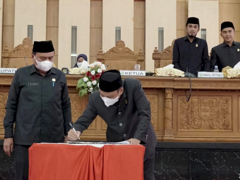 DPRD Setujui Rancangan APBD Pokok Pemkab  Luwu Tahun Anggaran 2022 