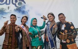 Jadi Juri Fashion Show Tenun Rongkong, Desainer Nasional Iskandar Yusri Akui Bangga jadi Orang Luwu