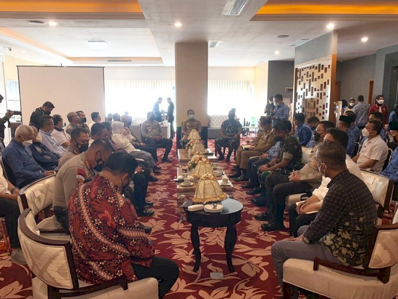 Bersama Plt Gubernur Sul-sel, Camat Tamalanrea Hadiri Rakor Soal Insiden Mahasiswa Bone-Palopo