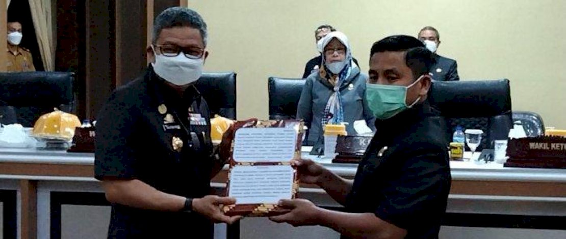 Walikota Taufan Pawe Serahkan RAPBD Tahun 2022 ke DPRD Parepare 