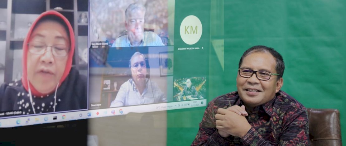 Moh Ramdhan Pomanto menceritakan perjalanan karir politiknya secara virtual kepada panitia event Summit for Democracy, di kediaman pribadinya, di Jalan Amirullah Makassar, Selasa, 30 November 2021.