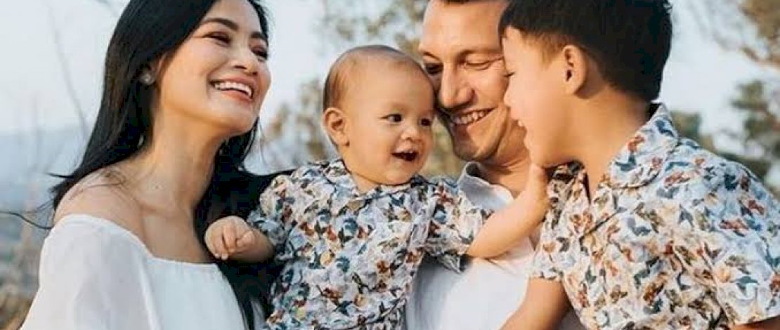 Keluarga Titi dan Tian.