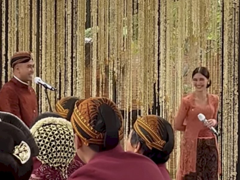 Selamat! Vidi Aldiano dan Sheila Dara Resmi Tunangan