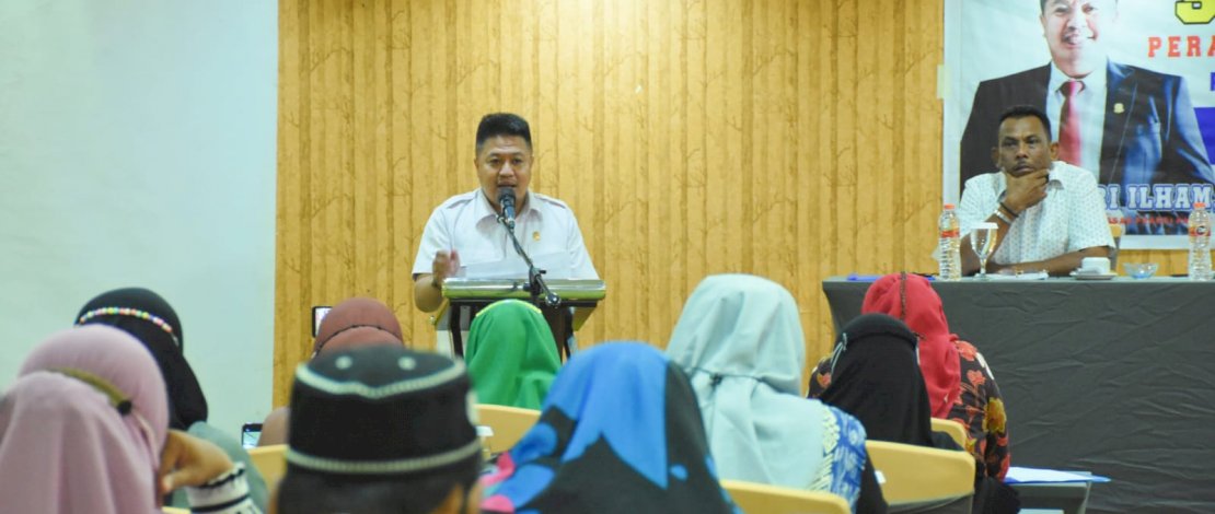 Ari Ashari Ilham saat sosialisasi peraturan daerah (perda) nomor 1 tahun 2012 tentang Pendidikan Baca Tulis Al-Qur'an di Hotel Karebosi Premier, Jumat (3/12/2021).