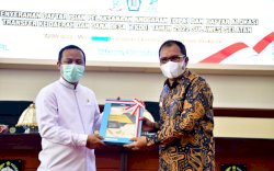 Plt Gubernur Sulsel Serahkan DIPA 2022, Danny: Dasar Penggunaan Anggaran