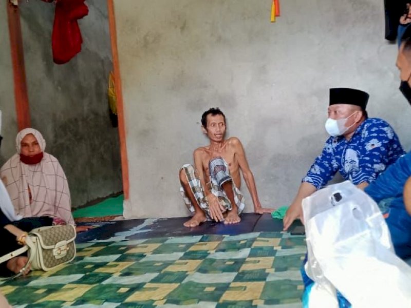 Didampingi Anggota Fraksi Nasdem, Putri Dakka Bantu Pengobatan Korban Banjir