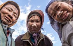 Tak Ingin jadi Korban Penculikan, Wanita Apatani Sumpal Hidung dan Tato Wajah