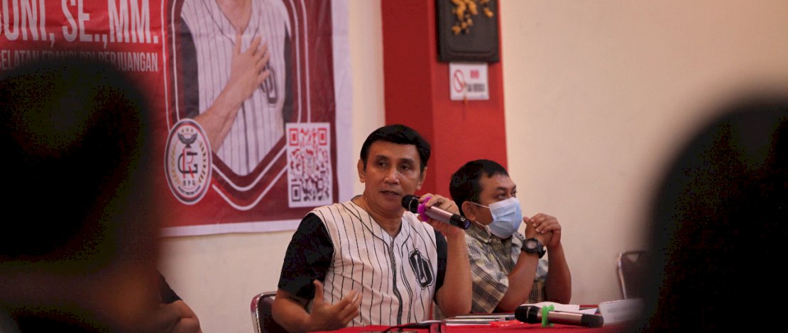 Anggota Komisi A Bidang Pemerintahan DPRD Sulsel, Rudy Pieter Goni (RPG) melakukan reses di wilayah Kecamatan Wajo, Sabtu (4/12/2021). Anggota Komisi A Bidang Pemerintahan DPRD Sulsel, Rudy Pieter Goni (RPG) melakukan reses di wilayah Kecamatan Wajo, Sabtu (4/12/2021).
