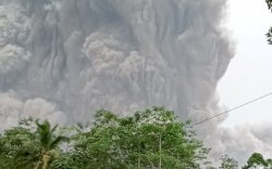 Gunung Marapi Erupsi, Tinggi Kolom Abu Capai 350 Meter