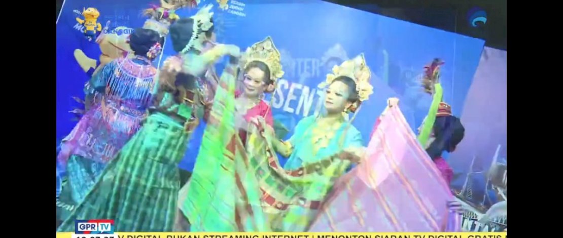Sosialisasi TV Digital Kominfo dilakukan melalui pertunjukan seni.