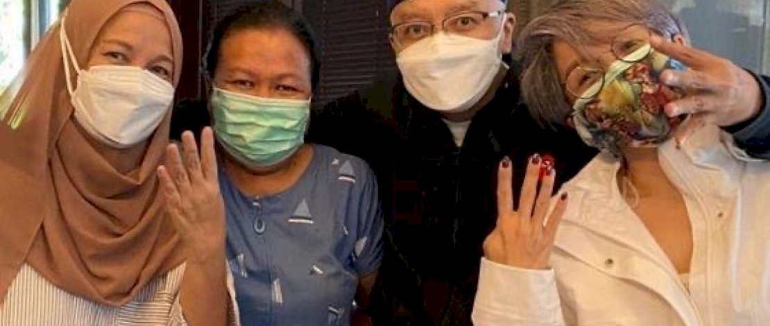 Kemoterapi ke-4 Ari Lasso didampingi oleh Istri, Kakak, dan Managernya.
