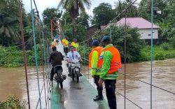 Curah Hujan Tinggi, SAR Brimob Batalyon C Pelopor Lakukan Patroli ke Wilayah Rawan Banjir