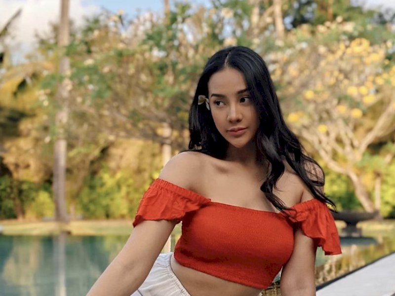 Hadiri Pernikahan Chelsea Islan, Penampilan Anya Geraldine Dinilai Berlebihan 
