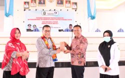 100% KK Terdata Tepat Waktu, BKKBN Berikan Penghargaan ke Pemkab Takalar