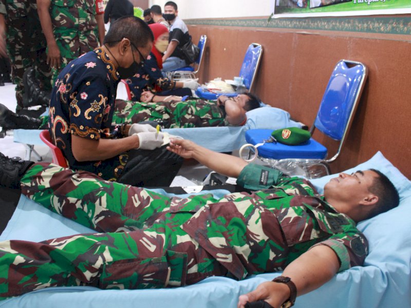 BERITA FOTO: Aksi Bakti Sosial TNI-Polri Peringati Hari Juang TNI  