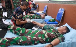 BERITA FOTO: Aksi Bakti Sosial TNI-Polri Peringati Hari Juang TNI  