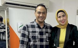 Tidak Segera Ceraikan Ferry Irawan, Venna Melinda : Cinta Banget