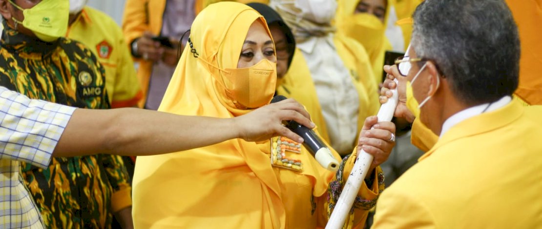 Erna Rasyid Taufan Pawe resmi nahkodai DPD II Golkar Parepare setelah aklamasi di Musda X Golkar Parepare yang digelar Gedung Islamic Center Parepare, Jumat, 10 Desember 2021.