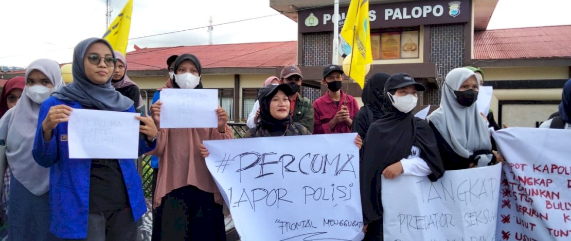 Suasana unjuk rasa Frontal Menggugat.