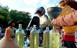 Cara Membedakan Bensin Oplosan atau Tidak