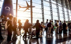 Tips Terhindar dari Over Bagasi Saat Naik Pesawat, Salah Satunya Pilih Koper yang Ringan