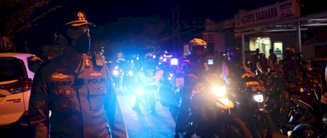 Polres Palopo menggelar apel skala besar.