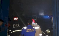 Gudang Pakan Ternak di Makassar Hangus Terbakar