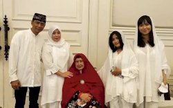 Begini Suasana Haru Peringatan 40 Hari Meninggalnya Vanessa Angel, Chika Tak Kuat Menahan Air Mata