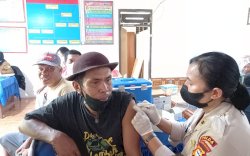 Kapolres Luwu Genjot Gerakan Percepatan Vaksinasi, Libatkan  Kepala Desa dan Lurah  