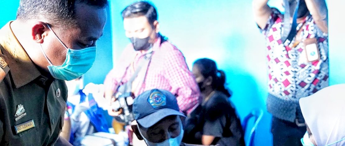 Pantau Vaksinasi di Takalar, Plt Gubernur Sulsel Beri Semangat Vaksinator