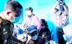 Pantau Vaksinasi di Takalar, Plt Gubernur Sulsel Beri Semangat Vaksinator