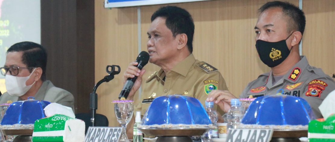 Bupati Barru, Suardi Saleh dan Kapolres Barru, AKBP Liliek Tribhawono Iryadi. Bupati Barru, Suardi Saleh dan Kapolres Barru, AKBP Liliek Tribhawono Iryadi.
