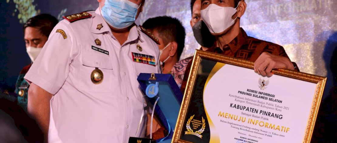 Pemkab Pinrang Terima Penghargaan Dari Komisi Informasi Sulsel