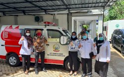 UPT Transfusi Darah Dinkes Sulsel Terima Bantuan Ambulance Bank Sulselbar