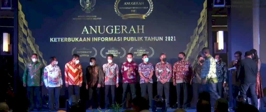 Desa Bantimurung Luwu Utara Raih Penghargaan Keterbukaan Informasi Publik Kategori Menuju Informatif