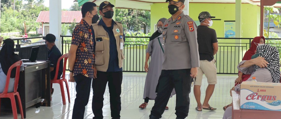 Kapolres Sinjai Tinjau Langsung Tiga Lokasi Vaksinasi Massal 