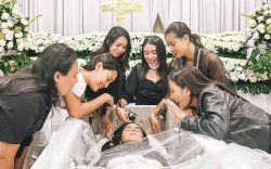 Proses Kremasi Laura Anna Diiringi Pedang Pora, Sang Kakak: Ini Permintaan Dia 