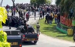 Bentrokan Maut di Kendari,  1 Orang Tewas dan Tiga Mobil Dibakar