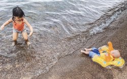 Ternyata Anak Lebih Senang Jika Diajak Liburan Dibanding Dibelikan Mainan, Ini Alasannya