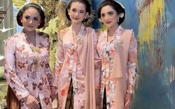 Krisdayanti dan Ashanty Tampil Kompak di Acara 7 Bulanan Putrinya, Aurel Hermansyah Tak Kuasa Menahan Air Mata 