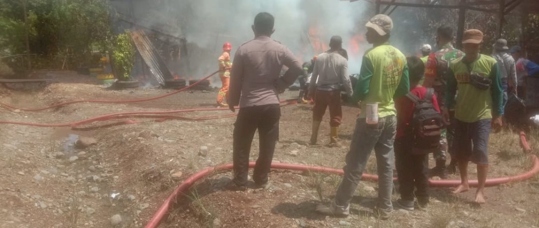 Si Jago Merah Ngamuk di Luwu, Uang Puluhan Juta Jadi Abu