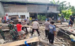 Bantu Proses Pemulihan Pasca Gempa Selayar, Ini Yang Dilakukan Personel Brimob Bone