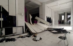 Angin Kencang Robohkan Dinding Masjid Al-Markaz, Pohon-pohon Tumbang