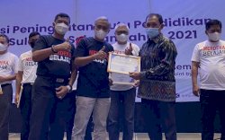 Kadis Disdikbud Jeneponto Terima Penghargaan Supervisi Mutu 