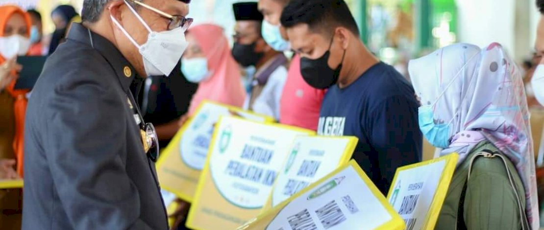 Lagi, Wali Kota Parepare Serahkan Bantuan Pengembangan Ekonomi di Masa Pandemi