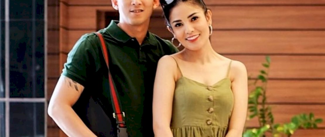 Nindy Ayunda dan Suaminya. Nindy Ayunda dan Suaminya.