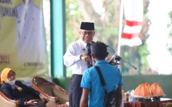 Beri Bantuan UMKM, Taufan Pawe: Untuk Meningkatkan Pendapatan Masyarakat