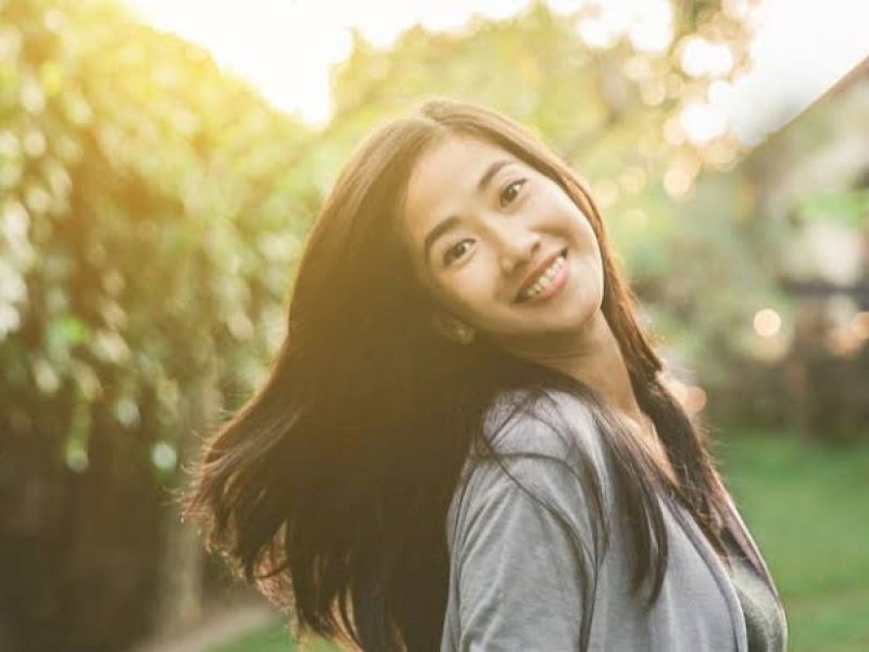 Agar Hidup Lebih Bahagia, Hal Ini Bisa Kamu Jadikan Resolusi Sambut Tahun yang Baru